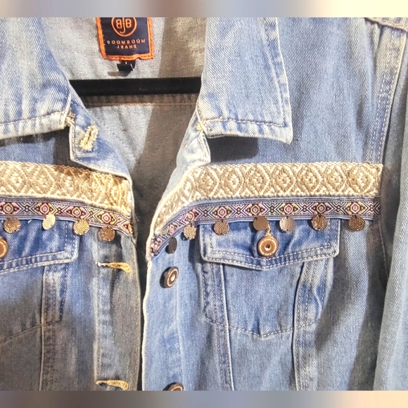 NWOT Embroidered Bohemian Decorated Fringe Denim Jean Jacket - Picture 6 of 6